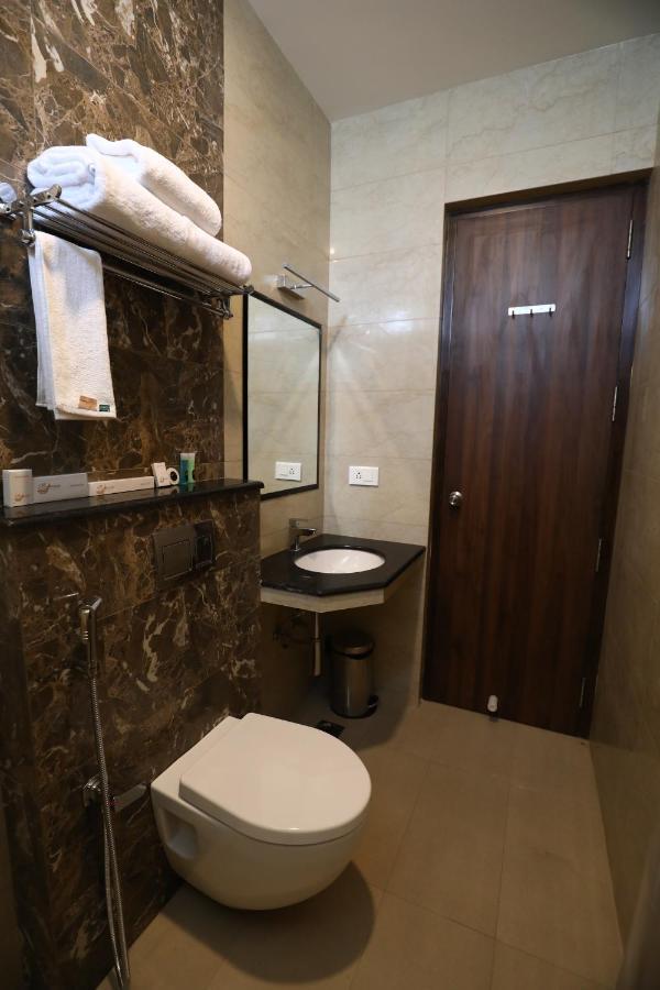 Mayuraa Residency Chennai Exterior photo